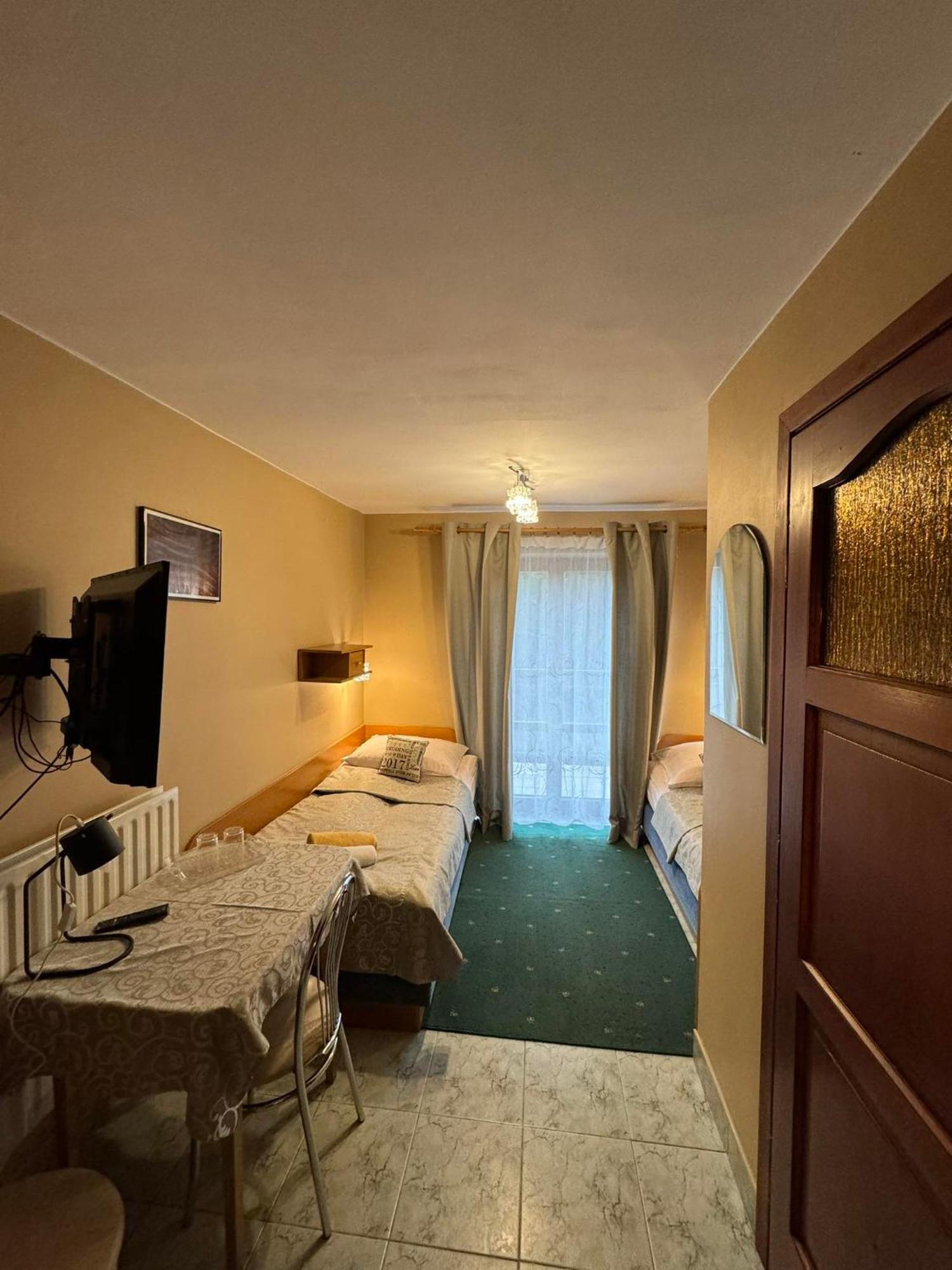 Galant Hotel Wieliczka Extérieur photo